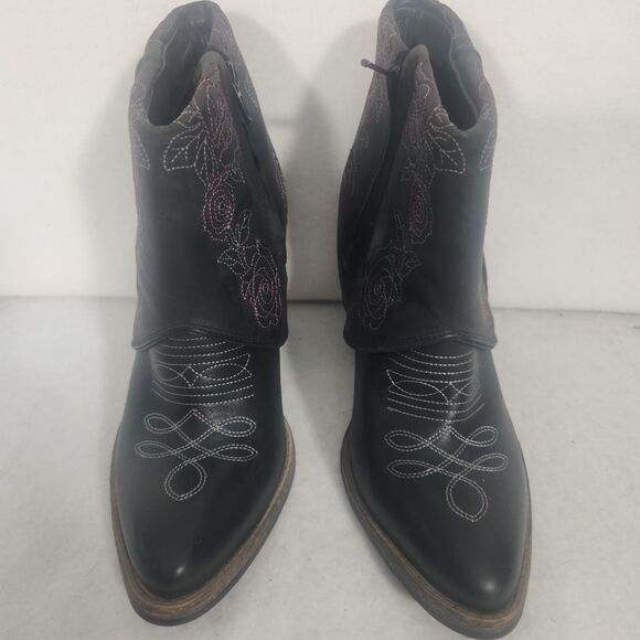 Guess By Marciano Black Floral Zip Up Ankle  Cowgirl Boots Pointed Toe 8 - Picture 2 of 10